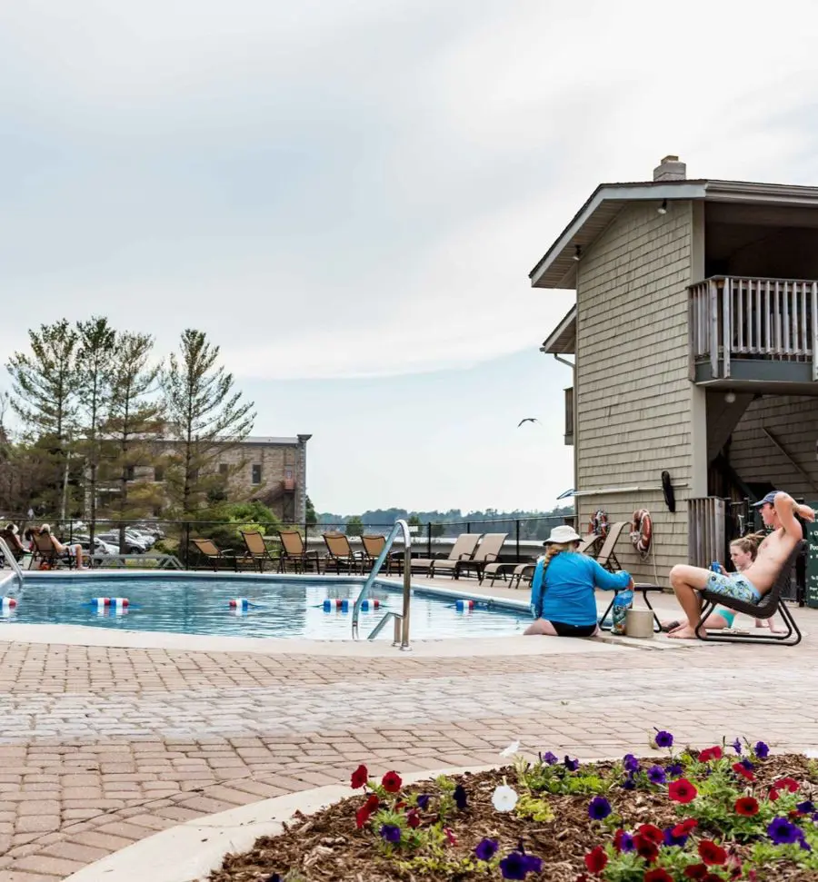 Spacious room with private jacuzzi at Capt. Thomson's Resort