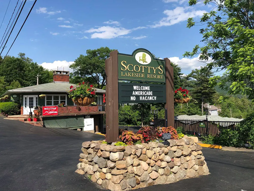 At the entrance of Scotty's Lakeside Resort.