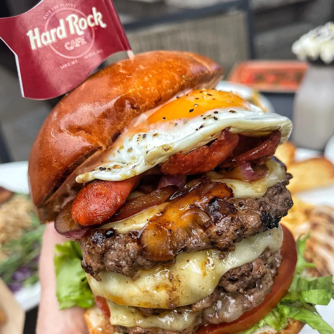 Iconic Messi burger at Hard Rock Cafe (photo by @eatingwithtod)