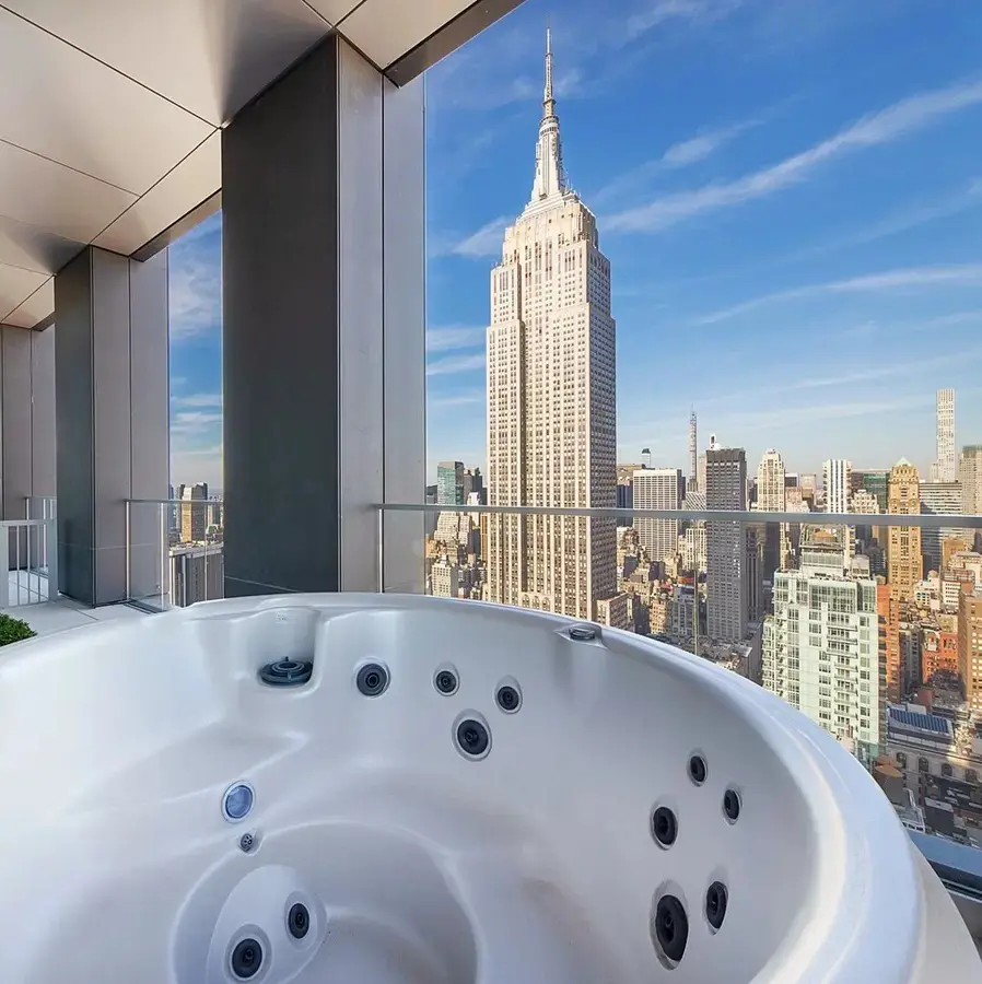 20 NYC Hotel With Jacuzzi In Room